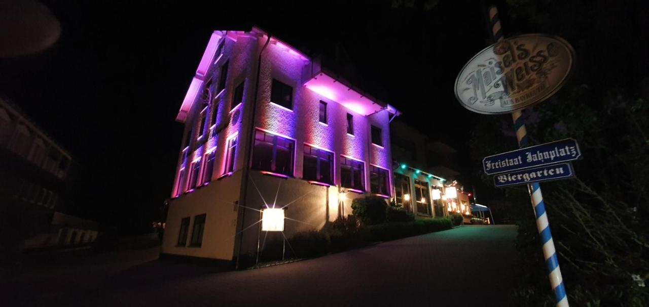 Hotel Bigger Hof - Wirtshaus Platzhirsch Am Jahnplatz オルスベルク エクステリア 写真