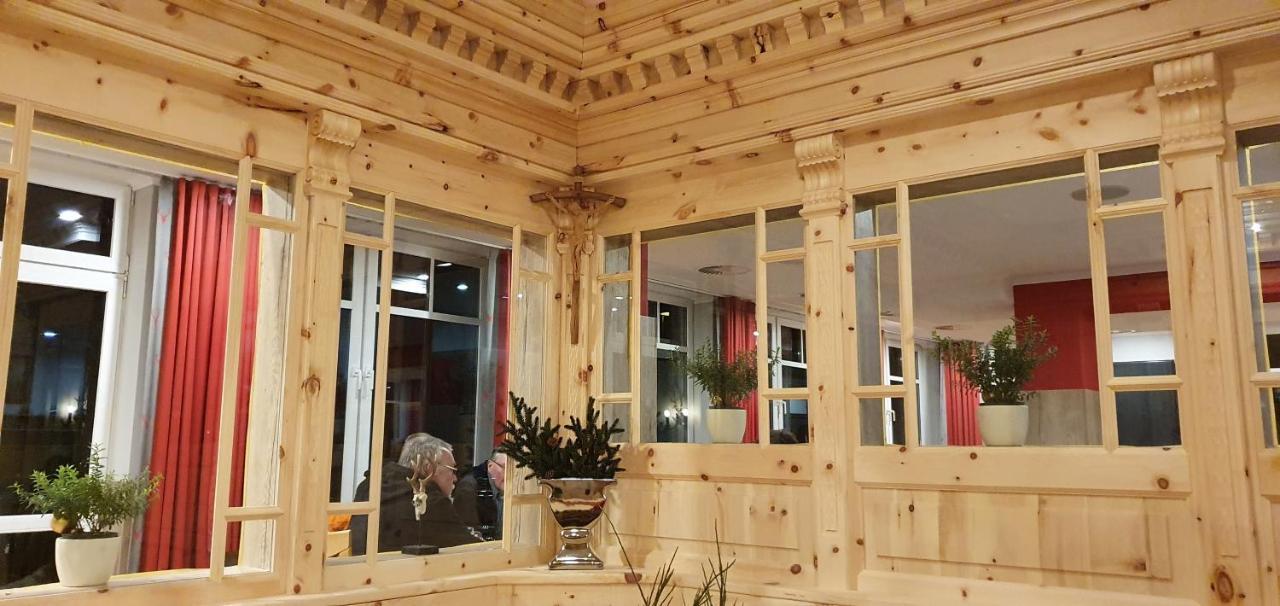 Hotel Bigger Hof - Wirtshaus Platzhirsch Am Jahnplatz オルスベルク エクステリア 写真
