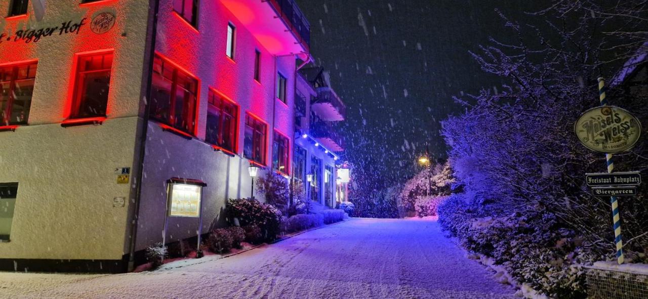 Hotel Bigger Hof - Wirtshaus Platzhirsch Am Jahnplatz オルスベルク エクステリア 写真
