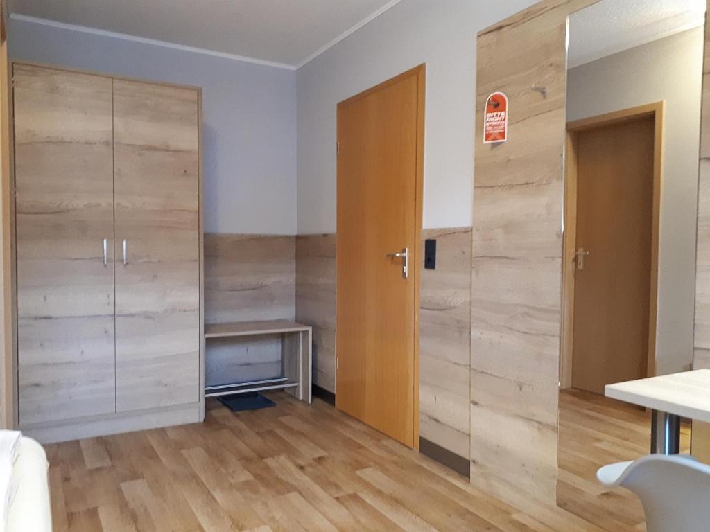 Hotel Bigger Hof - Wirtshaus Platzhirsch Am Jahnplatz オルスベルク エクステリア 写真