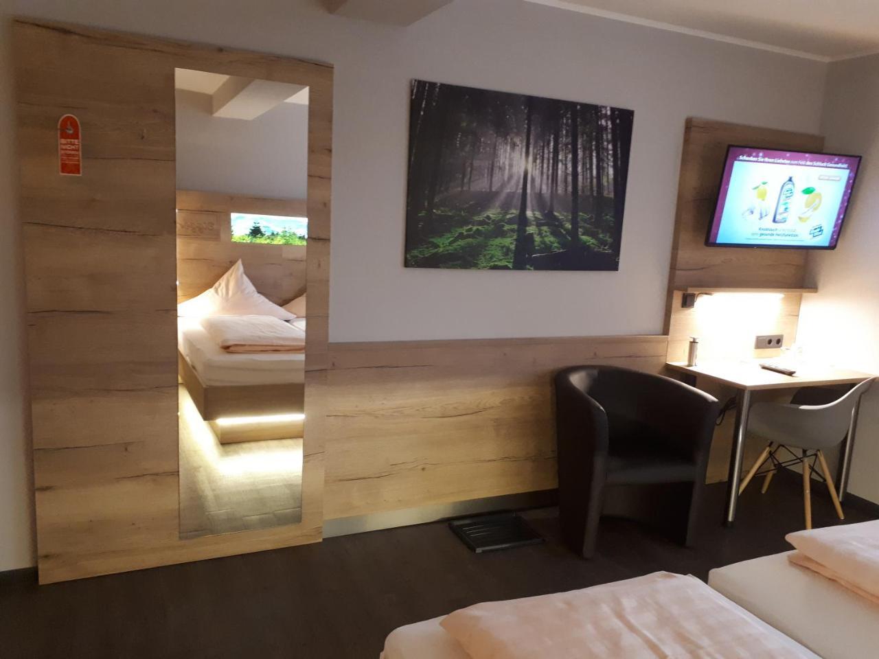 Hotel Bigger Hof - Wirtshaus Platzhirsch Am Jahnplatz オルスベルク エクステリア 写真