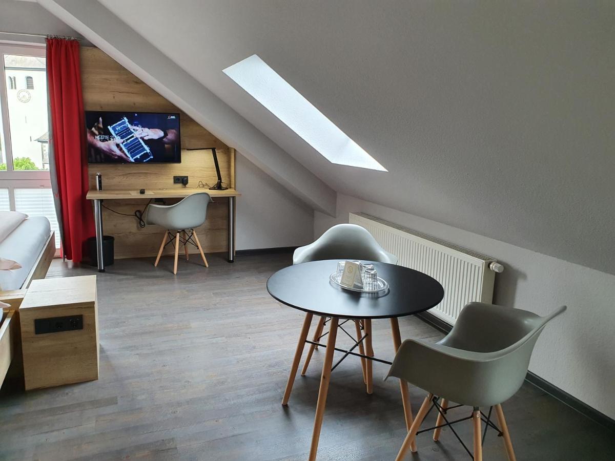 Hotel Bigger Hof - Wirtshaus Platzhirsch Am Jahnplatz オルスベルク エクステリア 写真